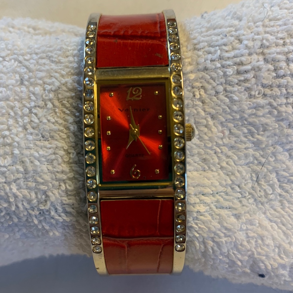 Working Vernier Red Faux Alligator Hinged Watch with New Battery!